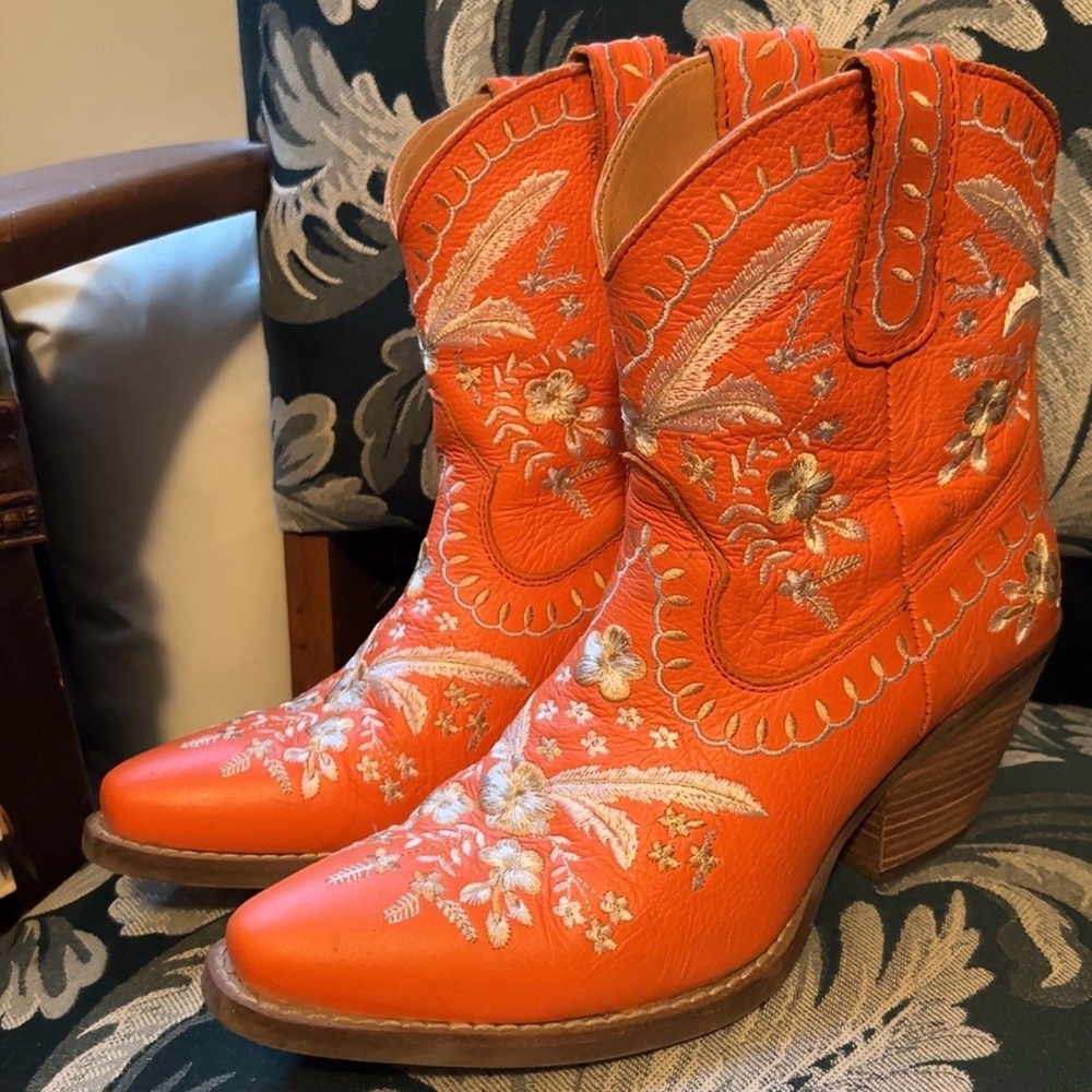 Dingo Orange Embroidered Heeled Boots
